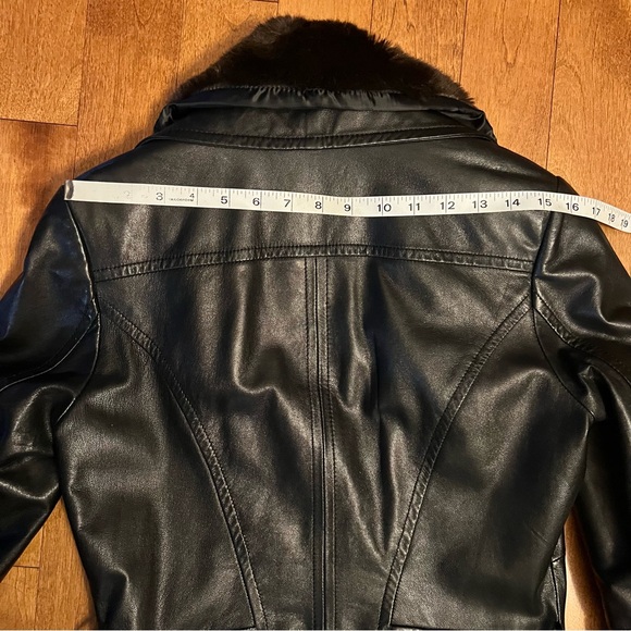 ⭐️ Danier Italian Leather Trench Jacket  Black Lightweight Fur Collar Size XS - Picture 12 of 17